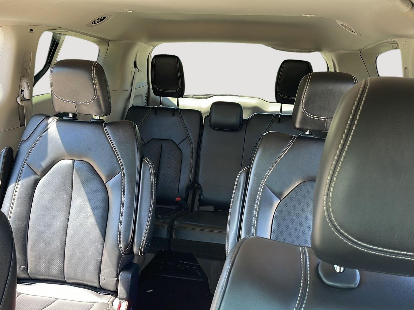 2023 Chrysler Pacifica Touring L - Photo 30
