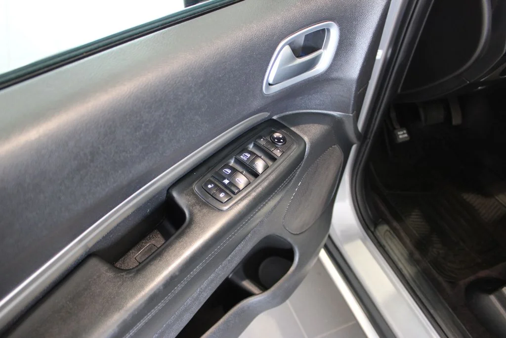 Used 2019 Billet Clearcoat Dodge SXT image 29