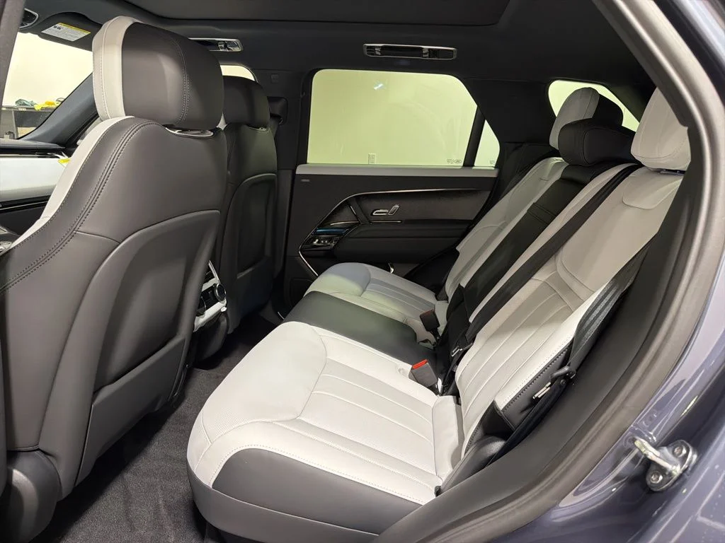 New 2026 Varesine Blue Land Rover Dynamic SE P530 V8 image 21