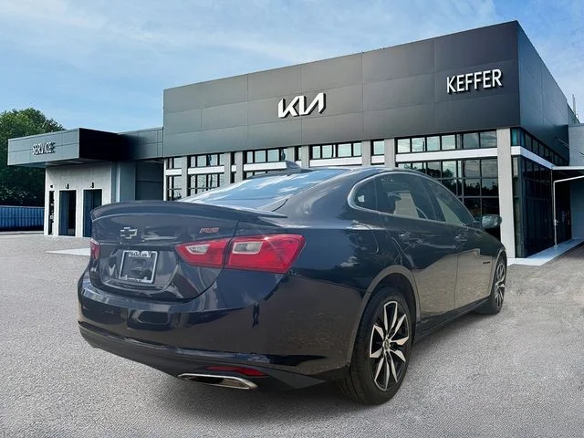 Used 2023 Gray Chevrolet RS image 8