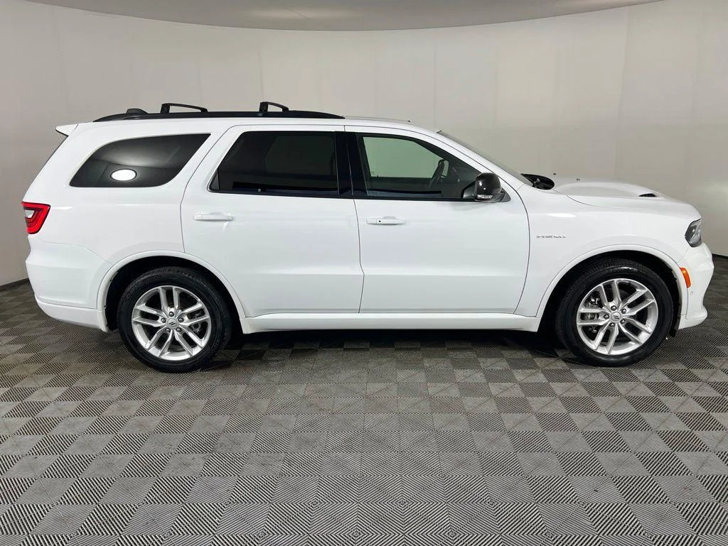 Used 2025 White Knuckle Clearcoat Dodge R/T Plus image 3