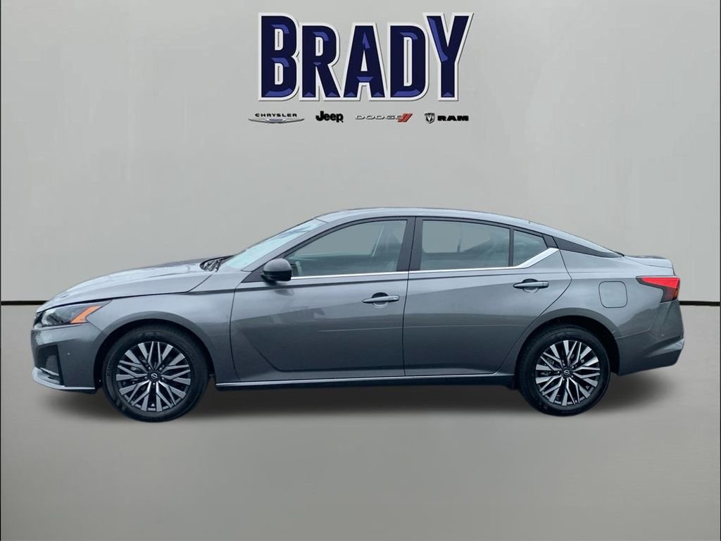Used 2026 Gray Nissan 2.5 SV image 4