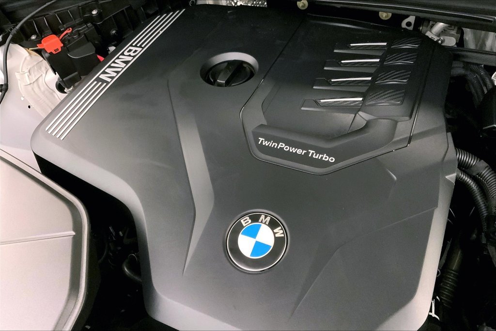 Used 2024 Mineral White Metallic BMW  image 31