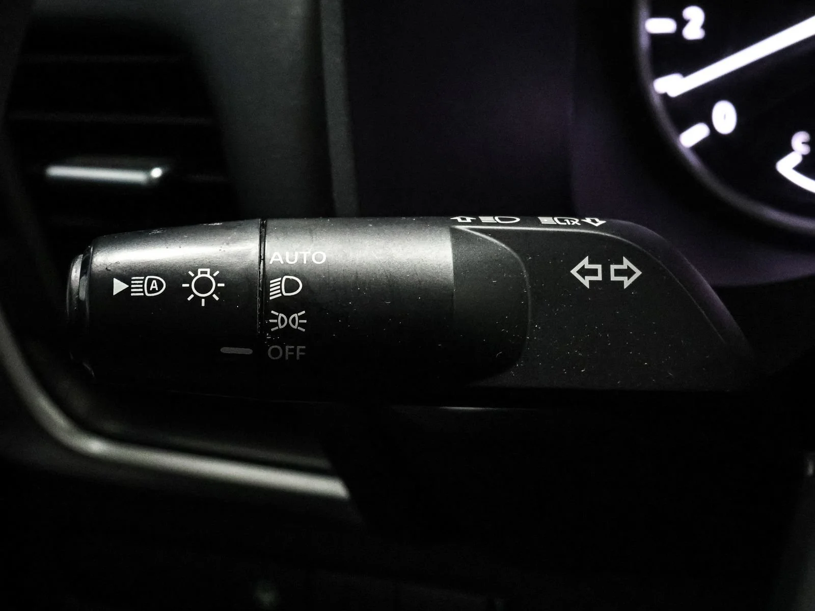 Used 2024 Blue Nissan SV Intelligent AWD image 37