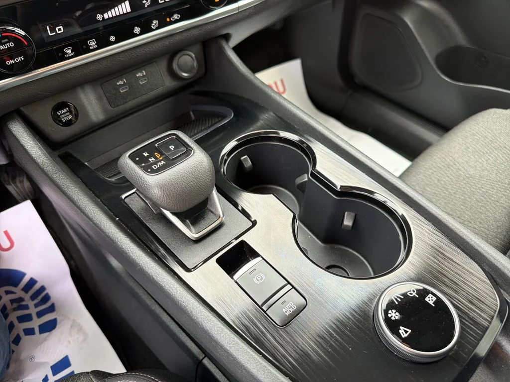 2024 Nissan Rogue SV - Photo 19