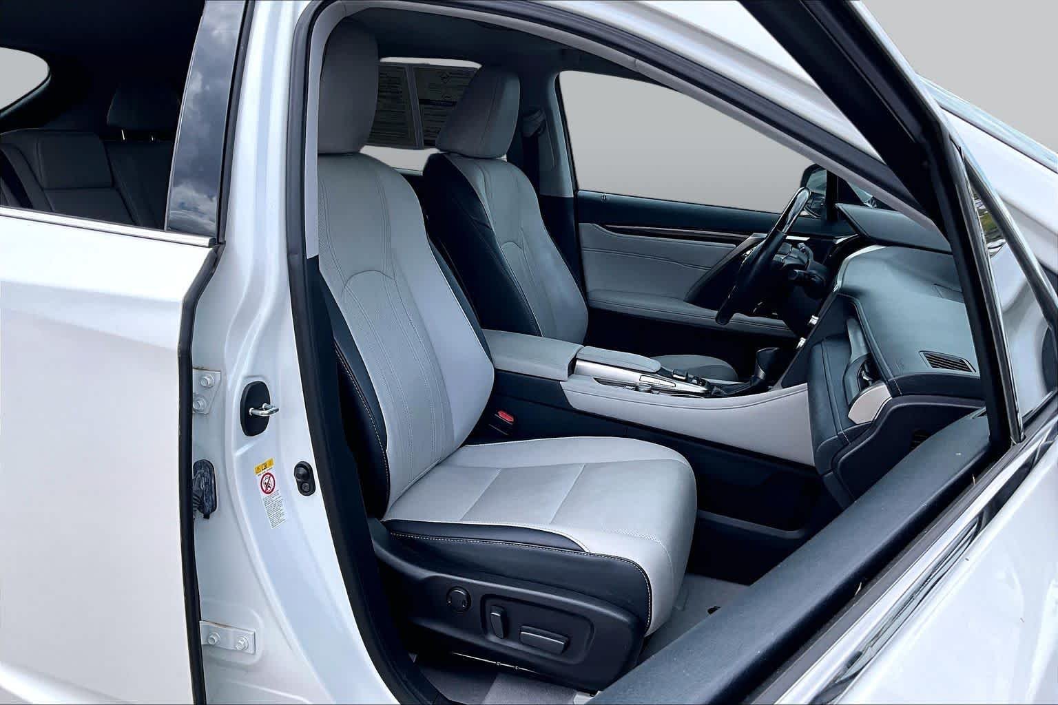 Used 2018 Eminent White Pearl Lexus  image 8