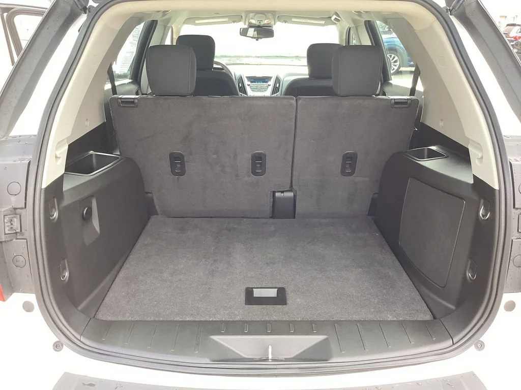 Used 2015 SUMMIT WHITE Chevrolet LS image 10
