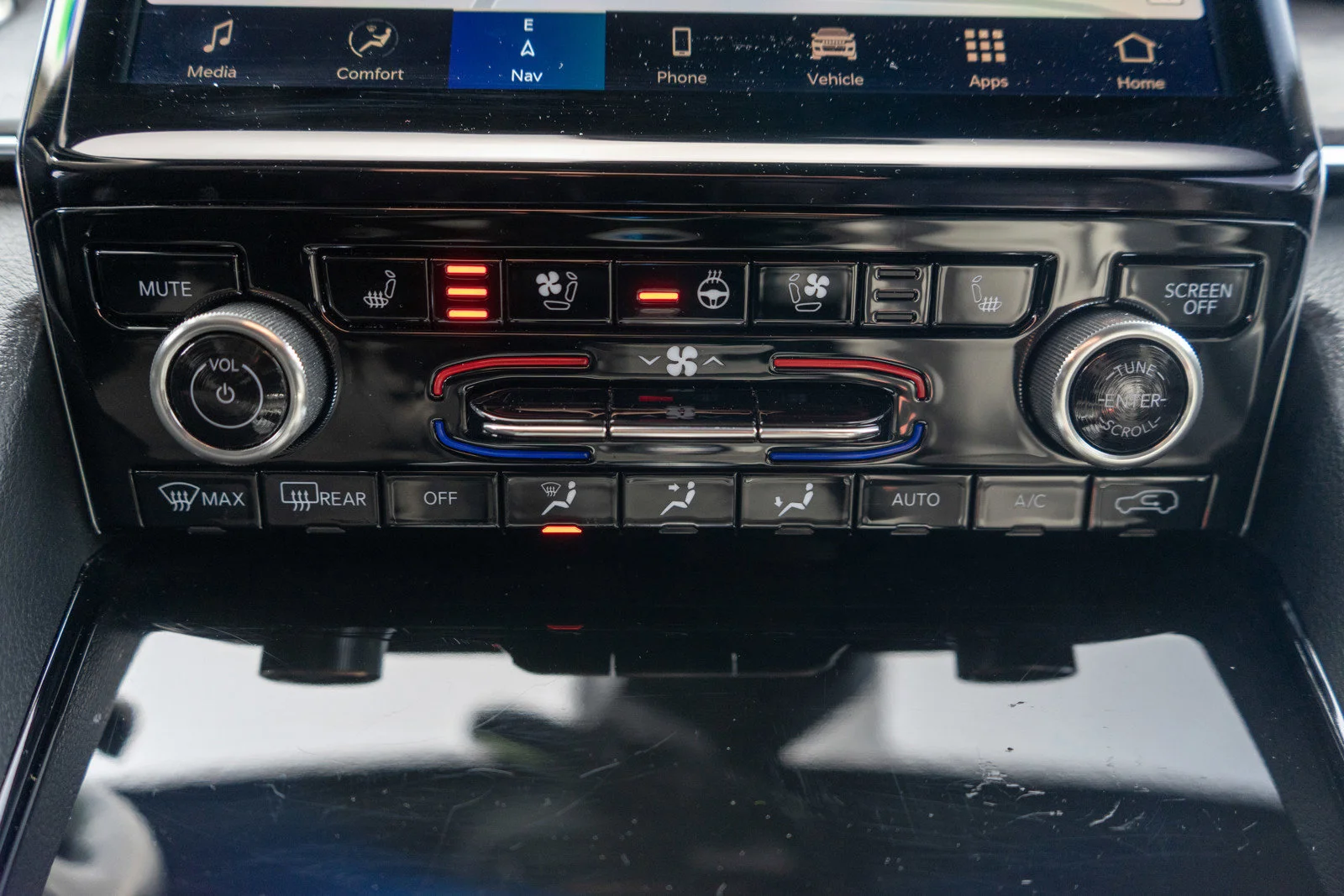 Used 2023 Midnight Sky Jeep Overland image 21