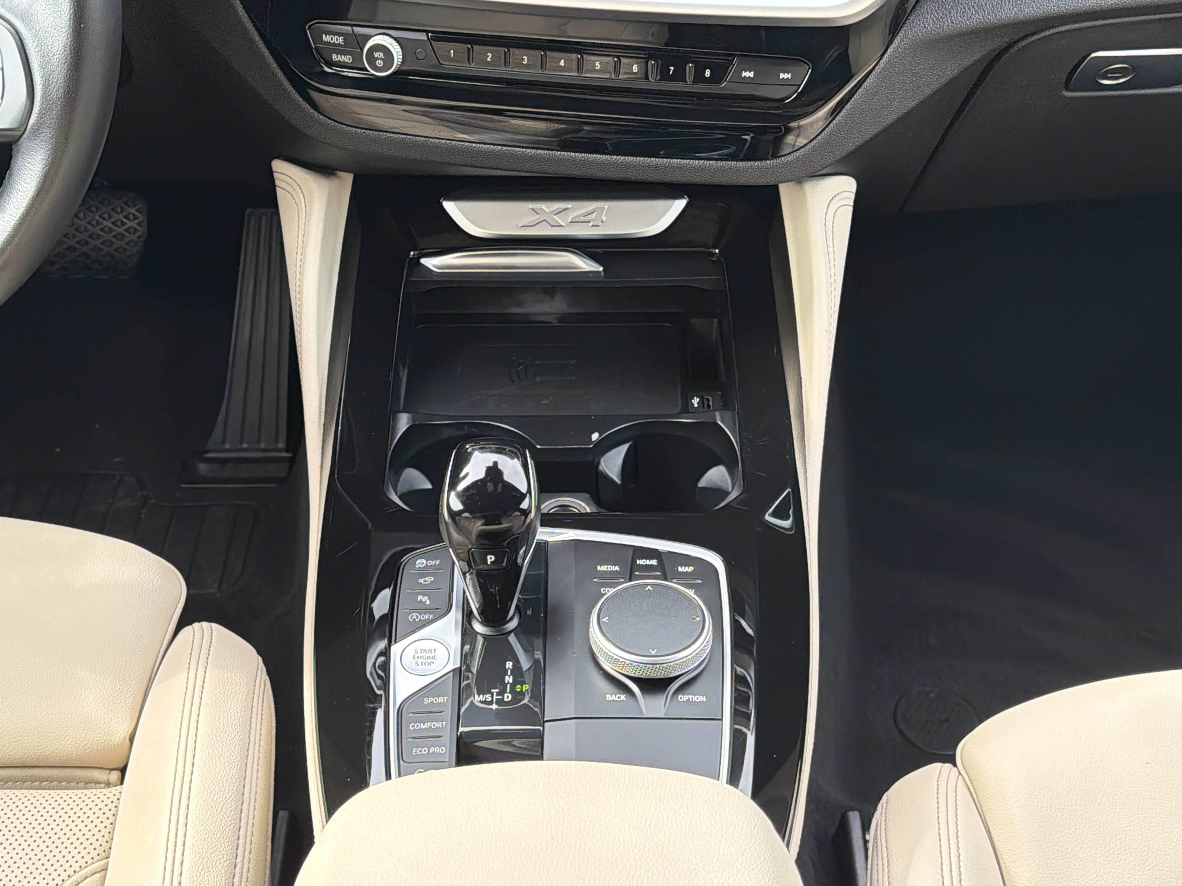 Certified Used 2025 Black Sapphire Metallic BMW xDrive30i image 5
