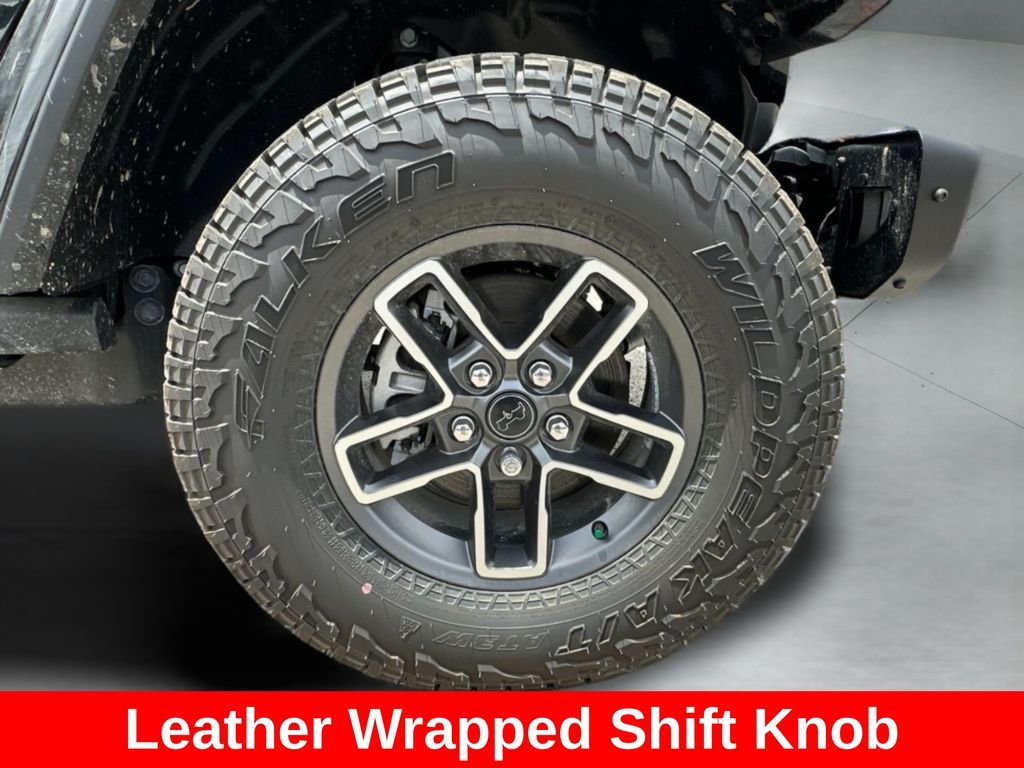 New 2026 Black Clear-Coat Exterior Paint Jeep Mojave X image 19