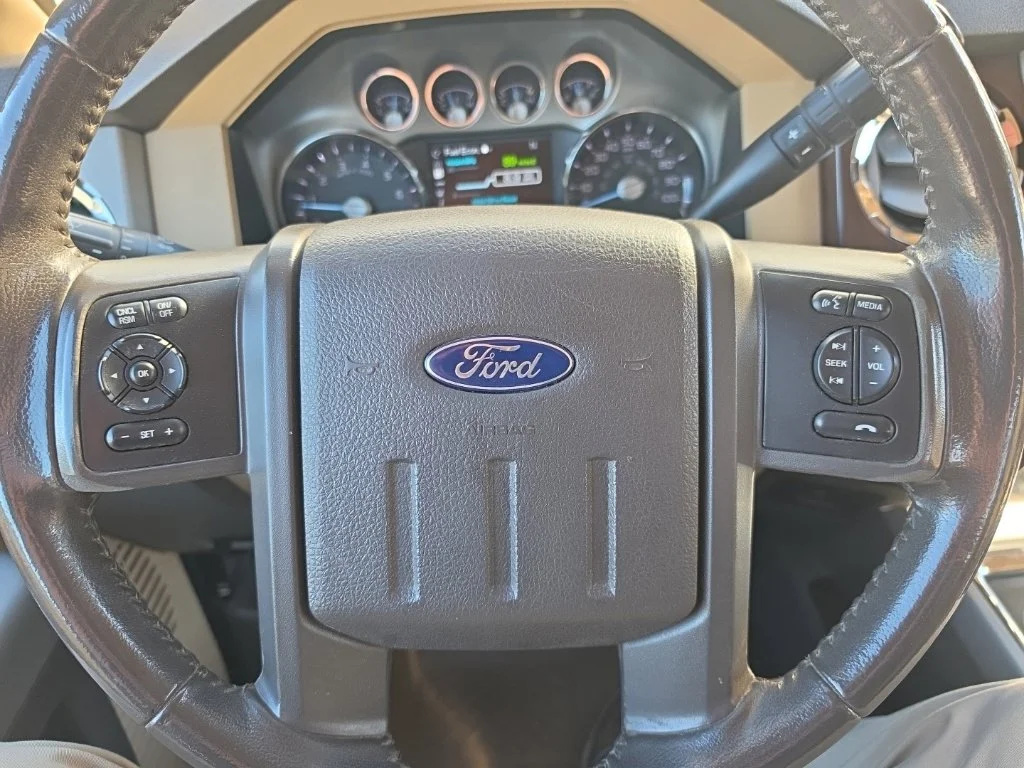 Used 2015 White Ford Lariat image 19