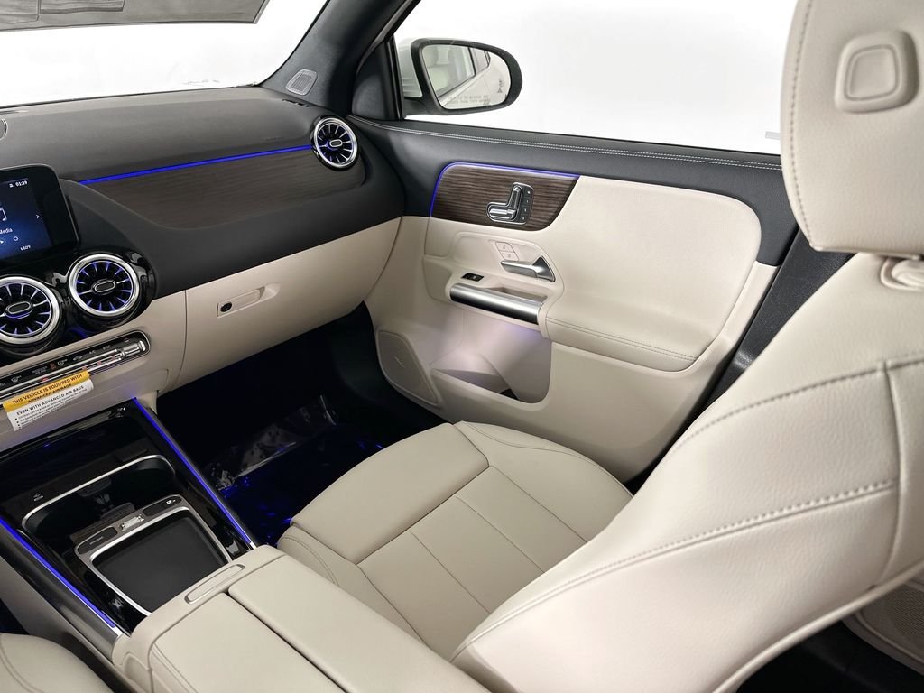 New 2026 Polar White Mercedes-Benz GLA 250 image 22