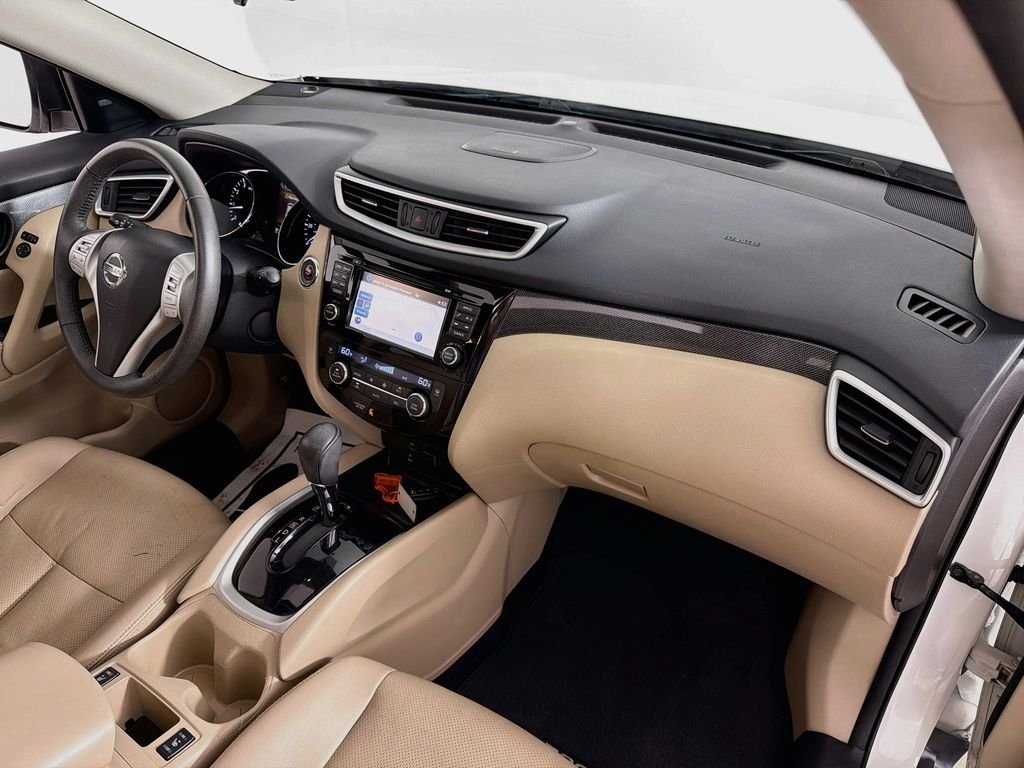 Used 2016 Pearl White Nissan SL image 31