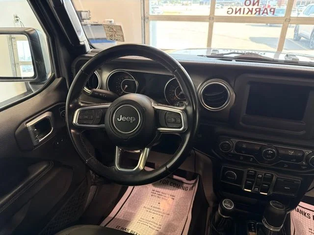 Used 2020 Silver Jeep Unlimited Sahara image 25