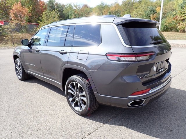 Certified Used 2022 Gray Jeep Overland image 3