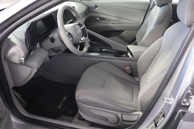 Used 2026 Silver Hyundai SEL Sport image 18