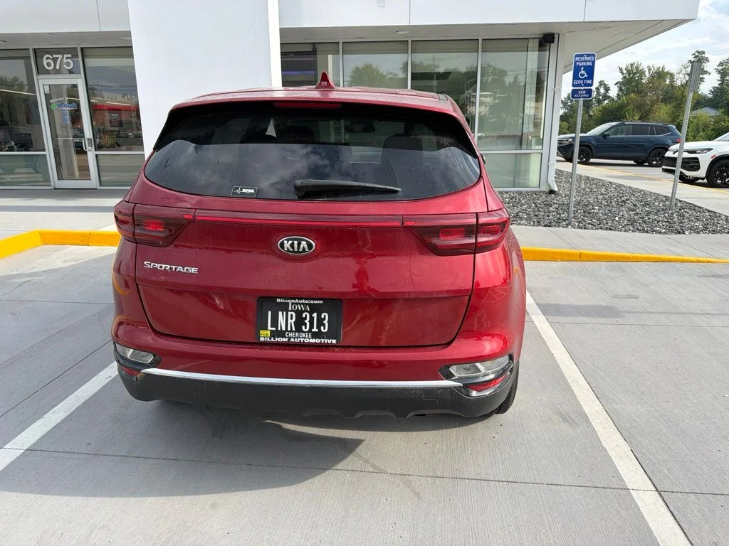 Used 2022 Red Kia LX image 6