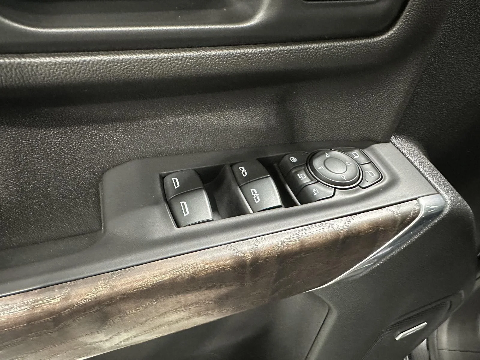Used 2021 EBONY TWILIGHT METALLIC GMC Denali image 23