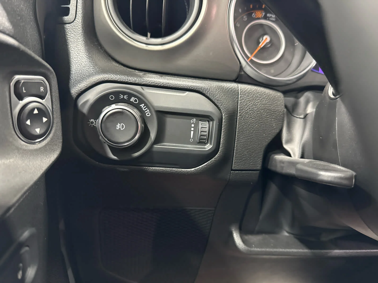 Used 2023 Gray Jeep 4-Door High Tide 4x4 image 23