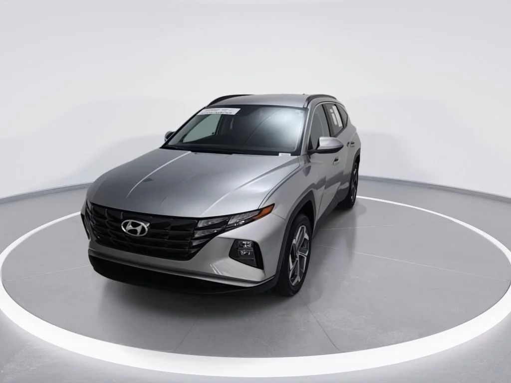 Used 2024 Silver Hyundai SEL image 5