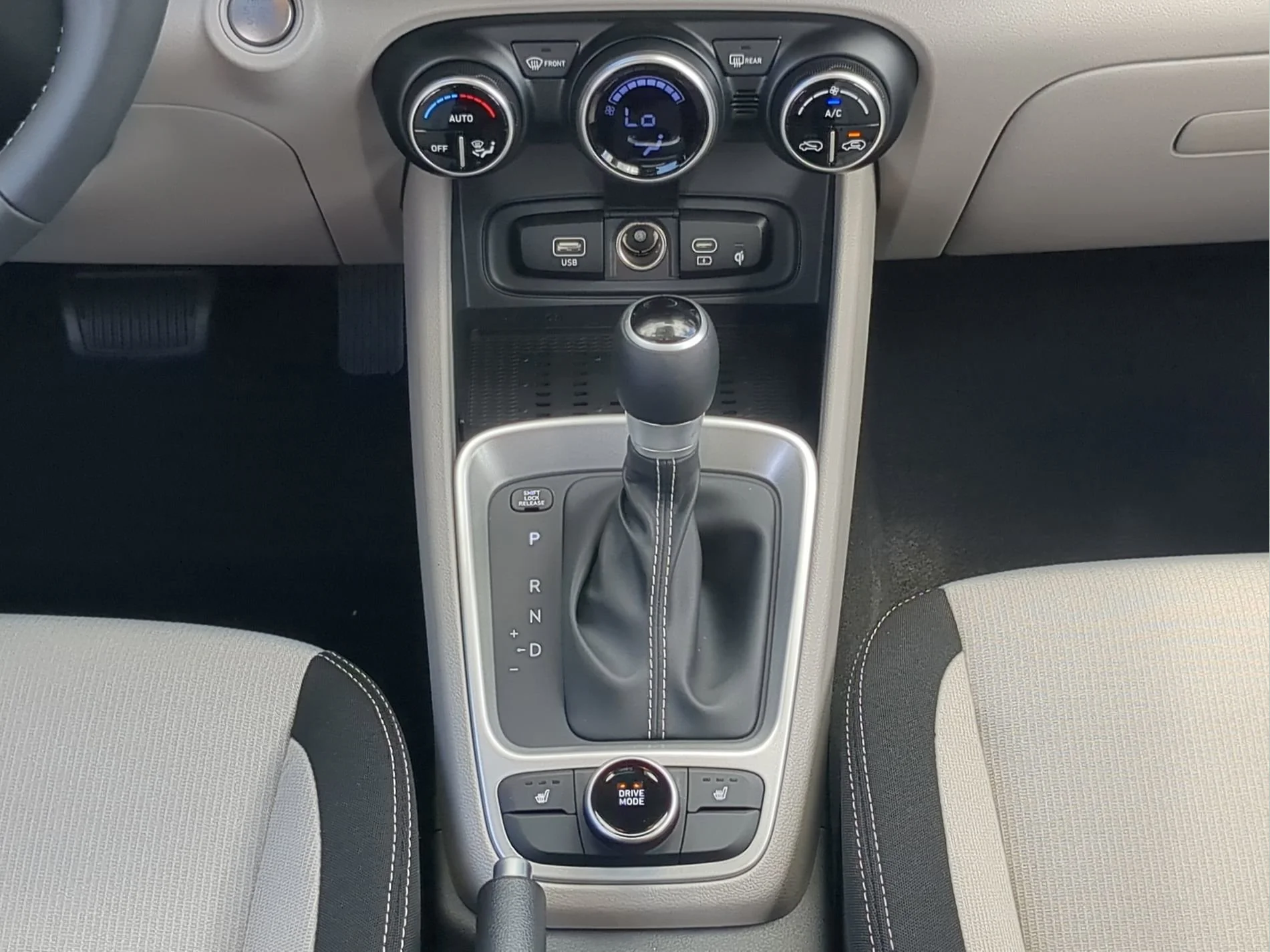 Used 2026 Lunar White Hyundai SEL image 13