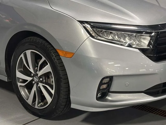 Certified Used 2024 Lunar Silver Metallic Honda TOURING image 10