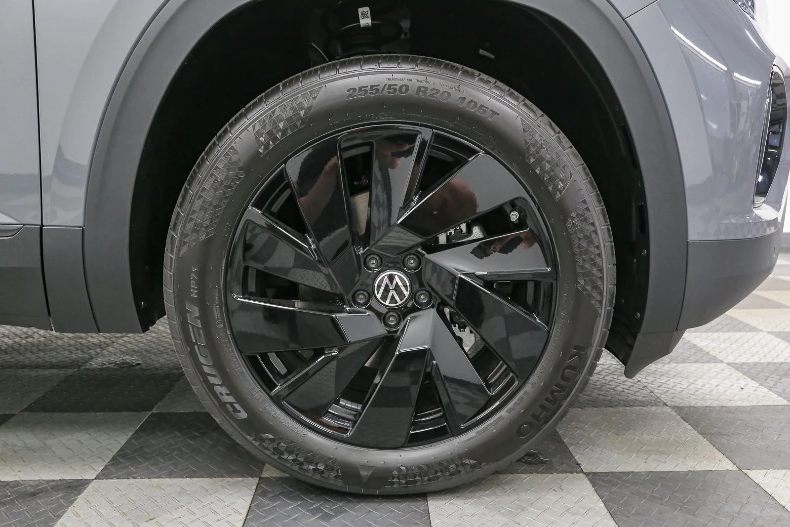 New 2026 Pure Gray Volkswagen 2.0T SE w/Technology image 13