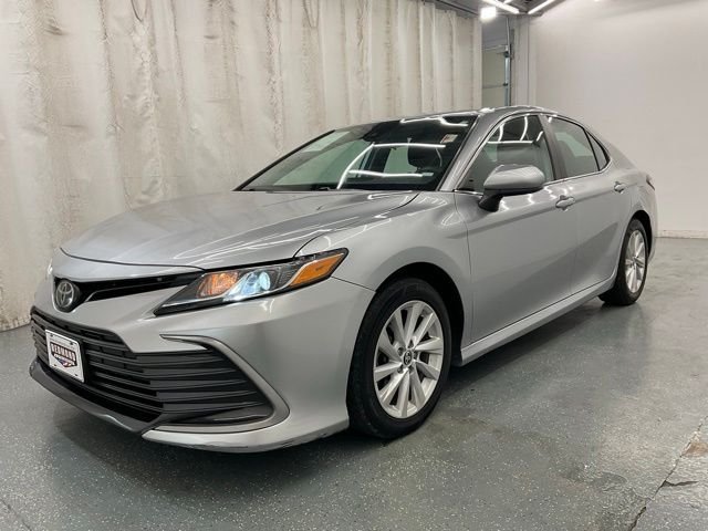 Used 2022 Silver Toyota LE image 4
