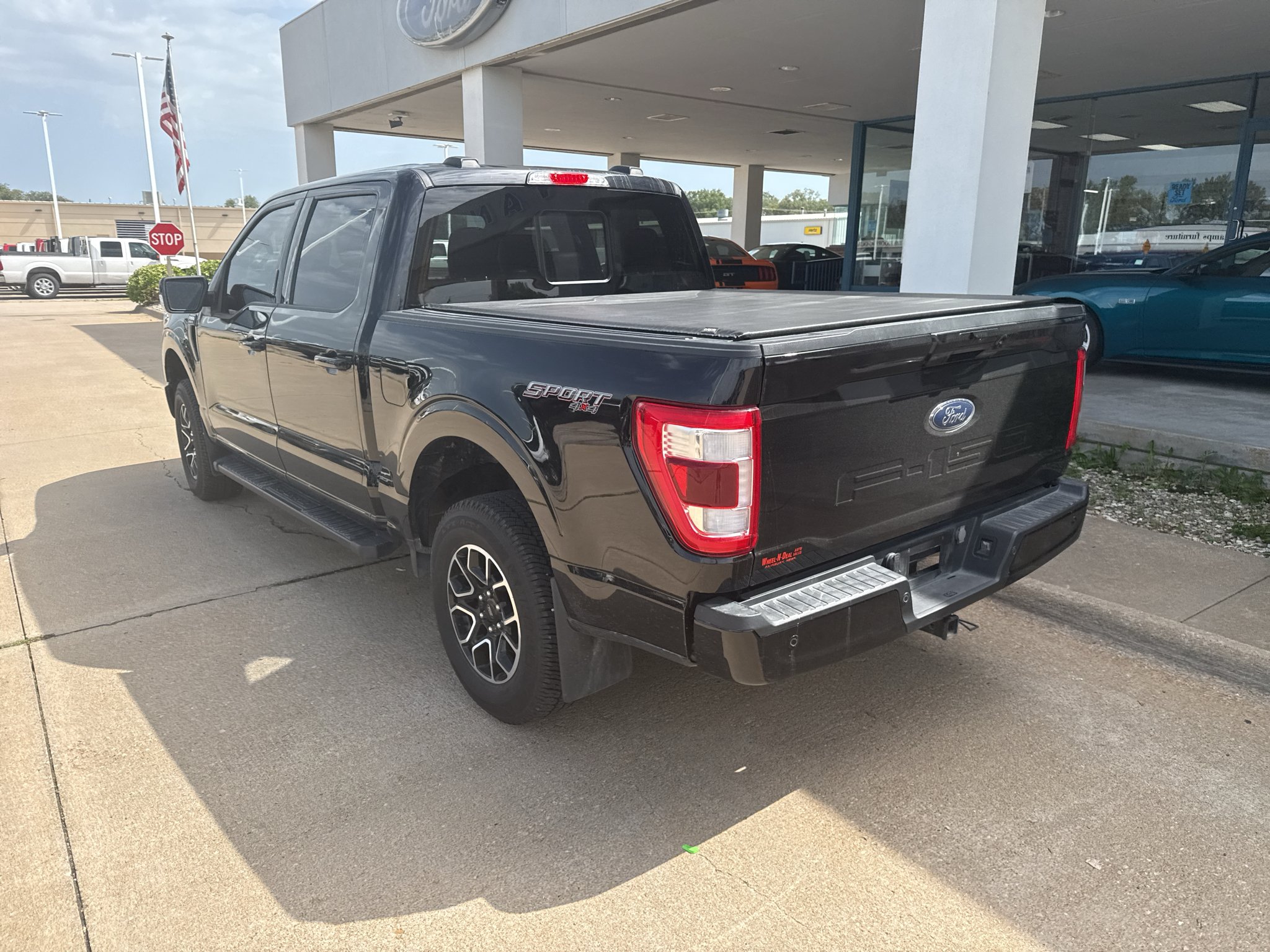 Used 2023 Agate Black Metallic Ford LARIAT image 7