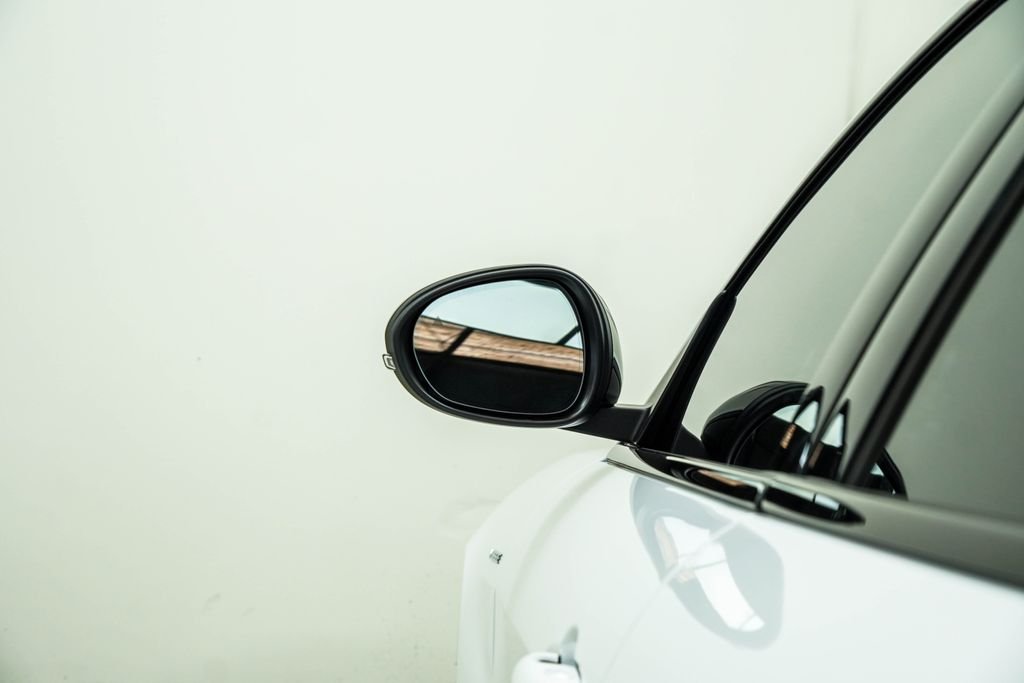 Used 2023 White Alfa Romeo Veloce image 15