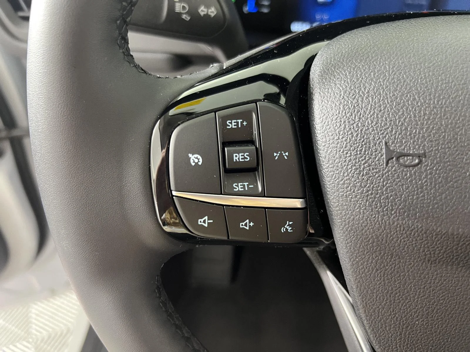 Certified Used 2024 Oxford White Ford Active image 14