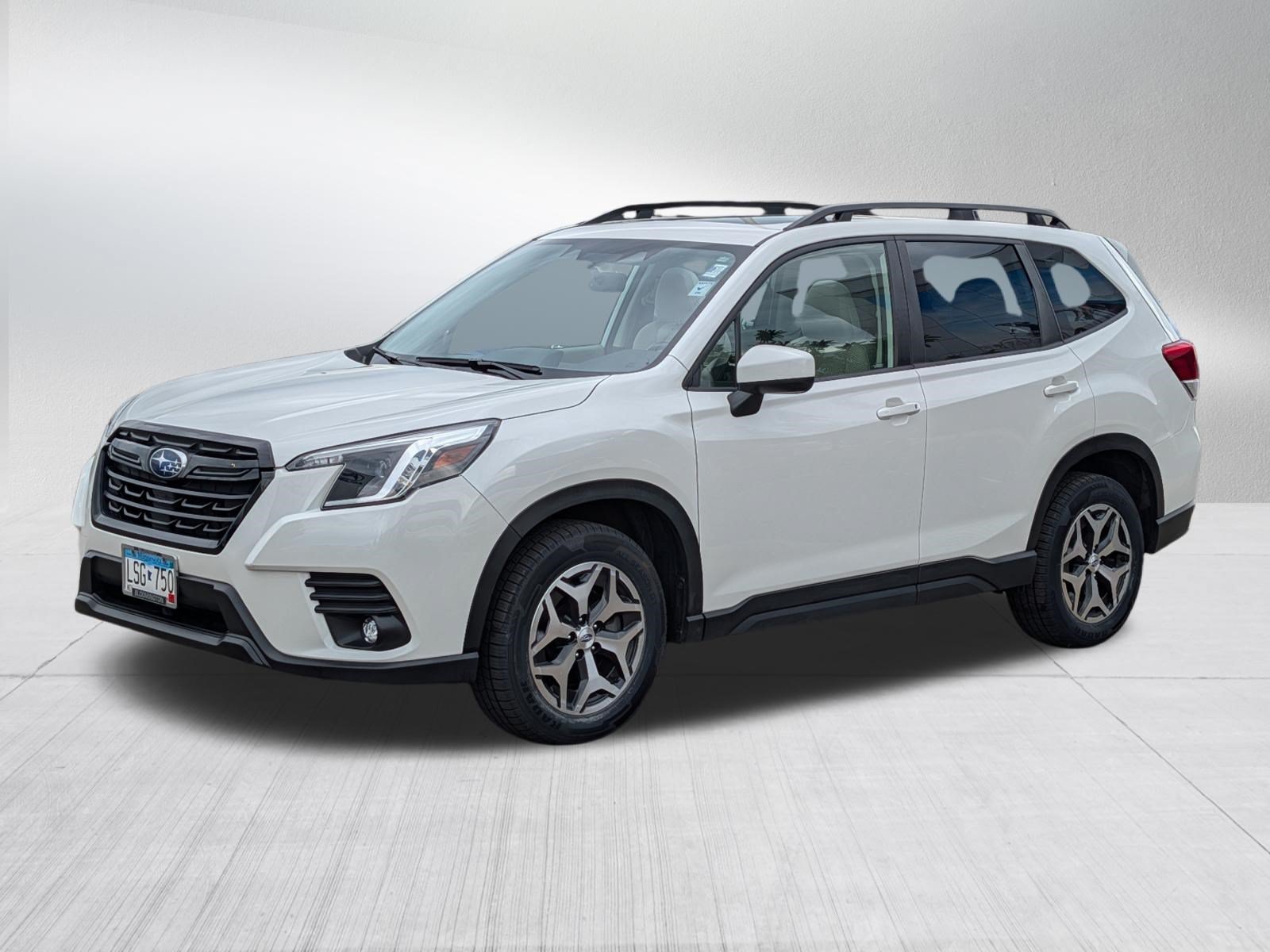 Used 2024 Crystal White Pearl Subaru Premium image 3
