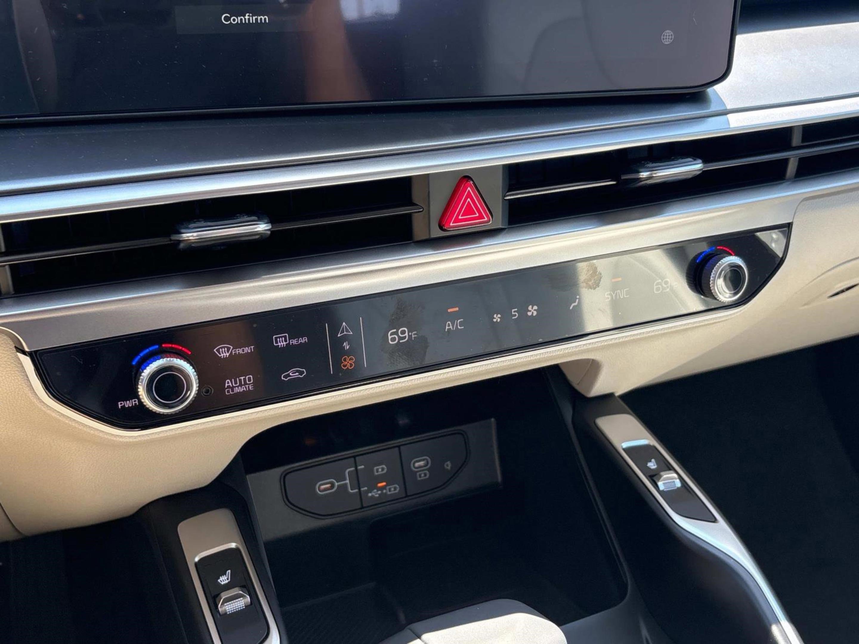 2025 Kia Sorento S - Photo 28