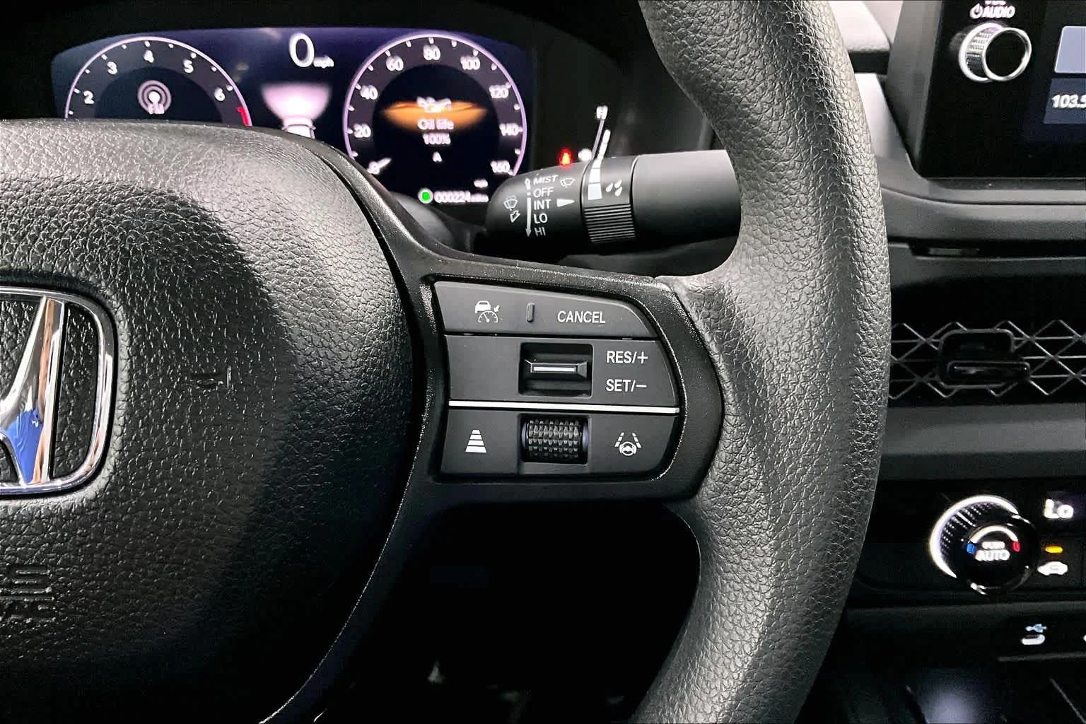 Used 2026 Meteorite Gray Metallic Honda LX image 25