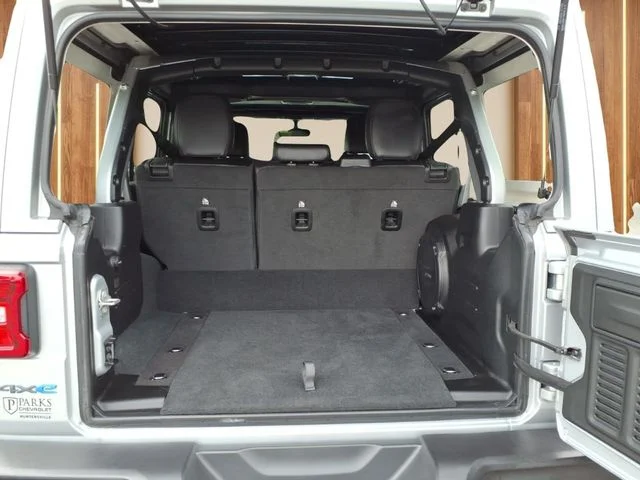 Used 2023 Silver Jeep Rubicon 4xe image 31