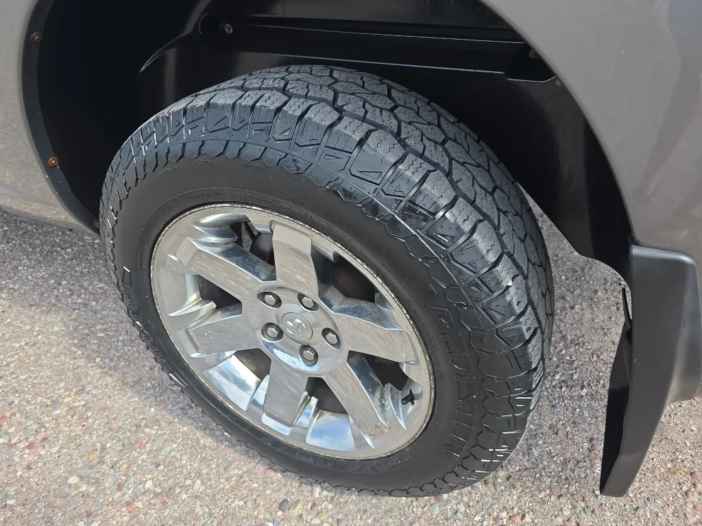 Used 2009 Gray Dodge LARAMIE image 27