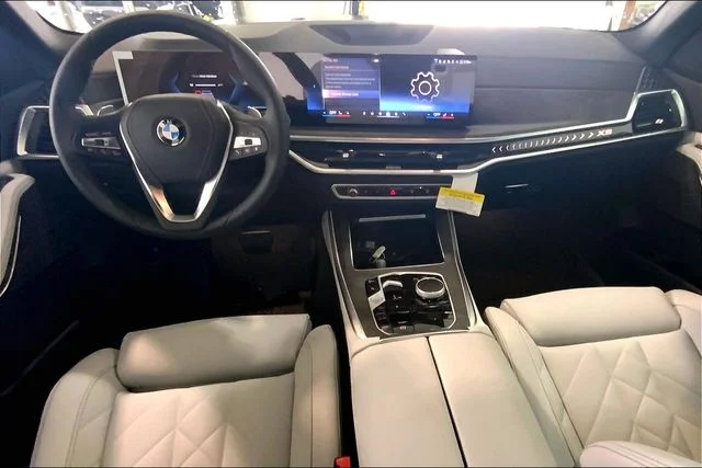 New 2026 Skyscraper Grey Metallic BMW sDrive40i image 5