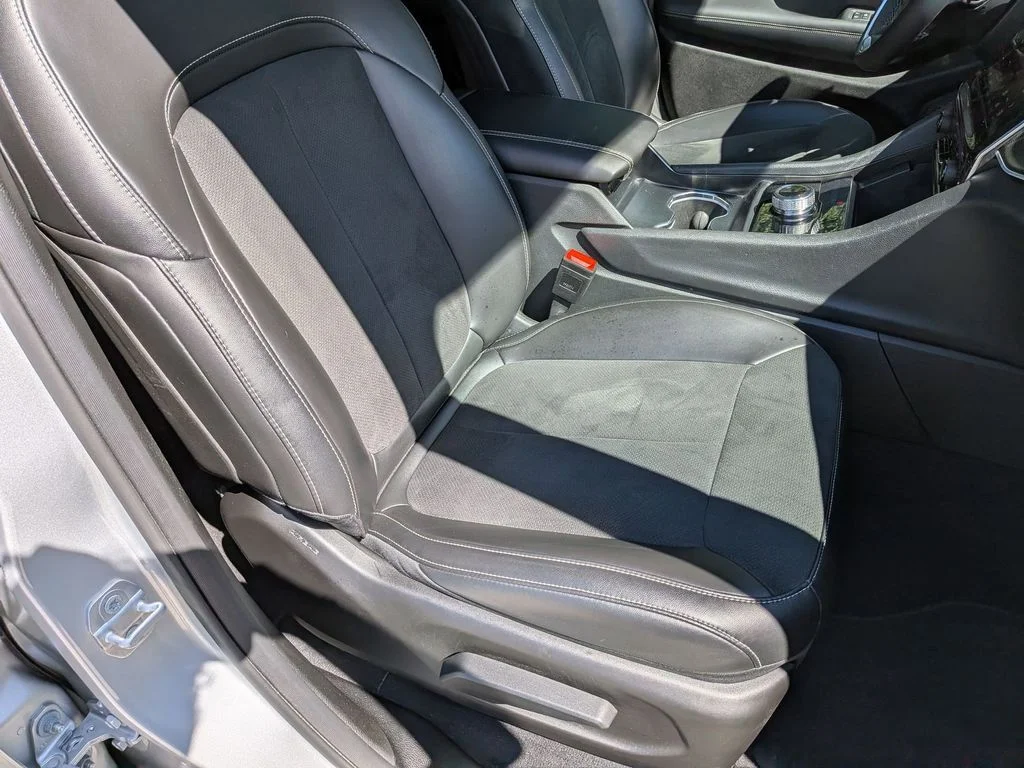 Used 2025 Silver Jeep Altitude X image 27