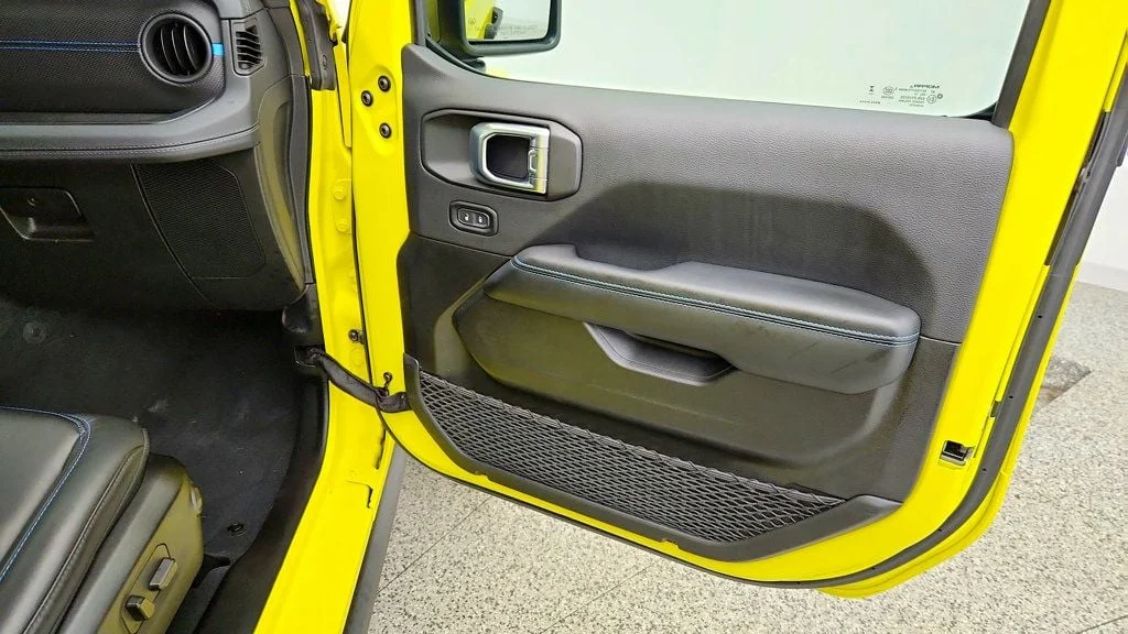 Used 2024 High Velocity Clearcoat Jeep Rubicon X 4x4 w/ Sky One-Touch Power Top & Nappa Leathe image 26