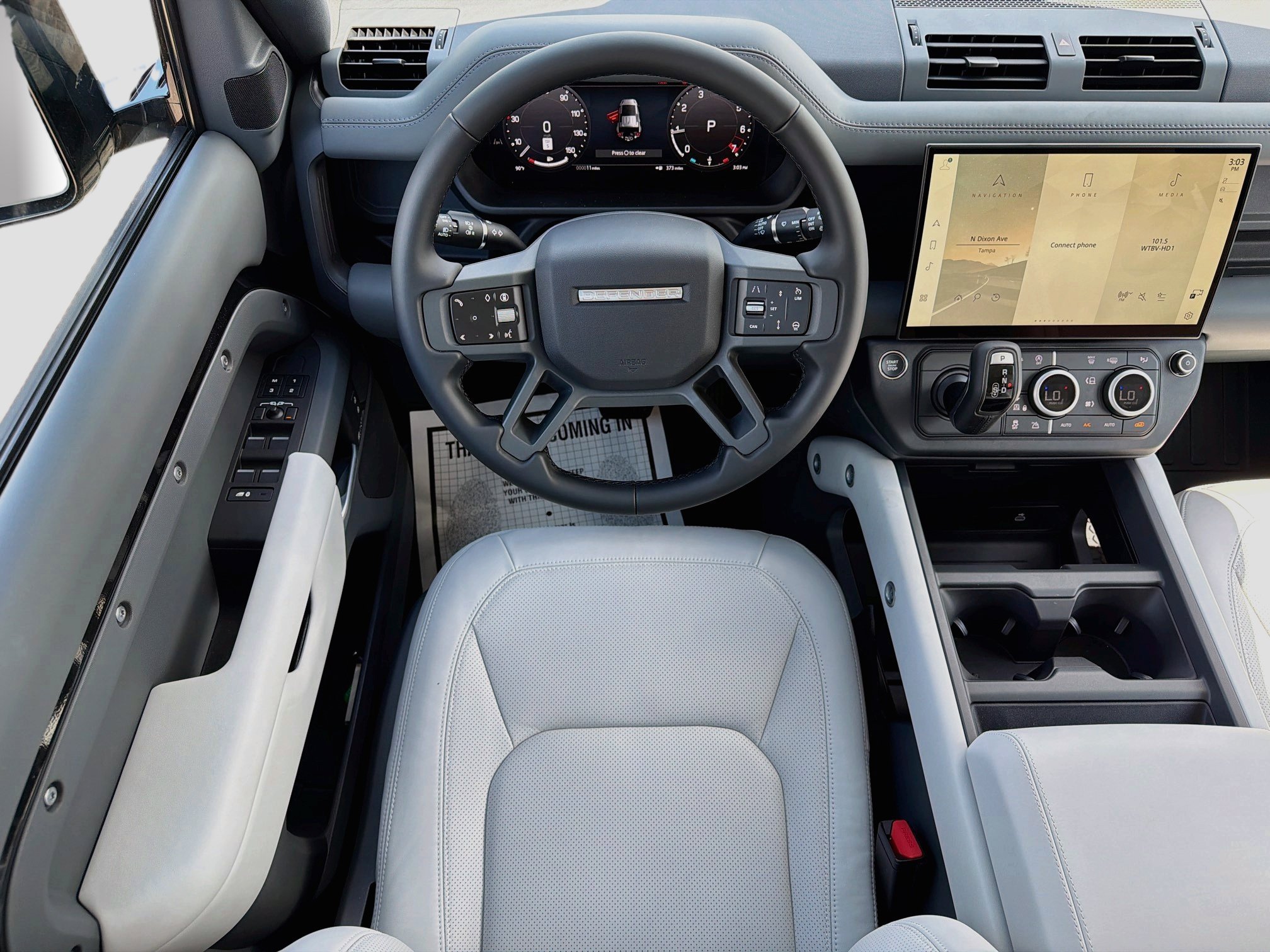 New 2026 Santorini Black LAND ROVER X-Dynamic SE image 15