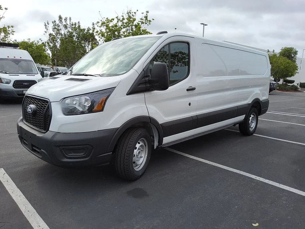 New 2026 Oxford White Ford Base image 2