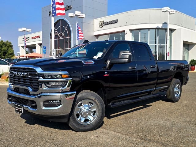 New 2026 Diamond Black Crystal Pearl-Coat Exterior Paint RAM Tradesman image 3