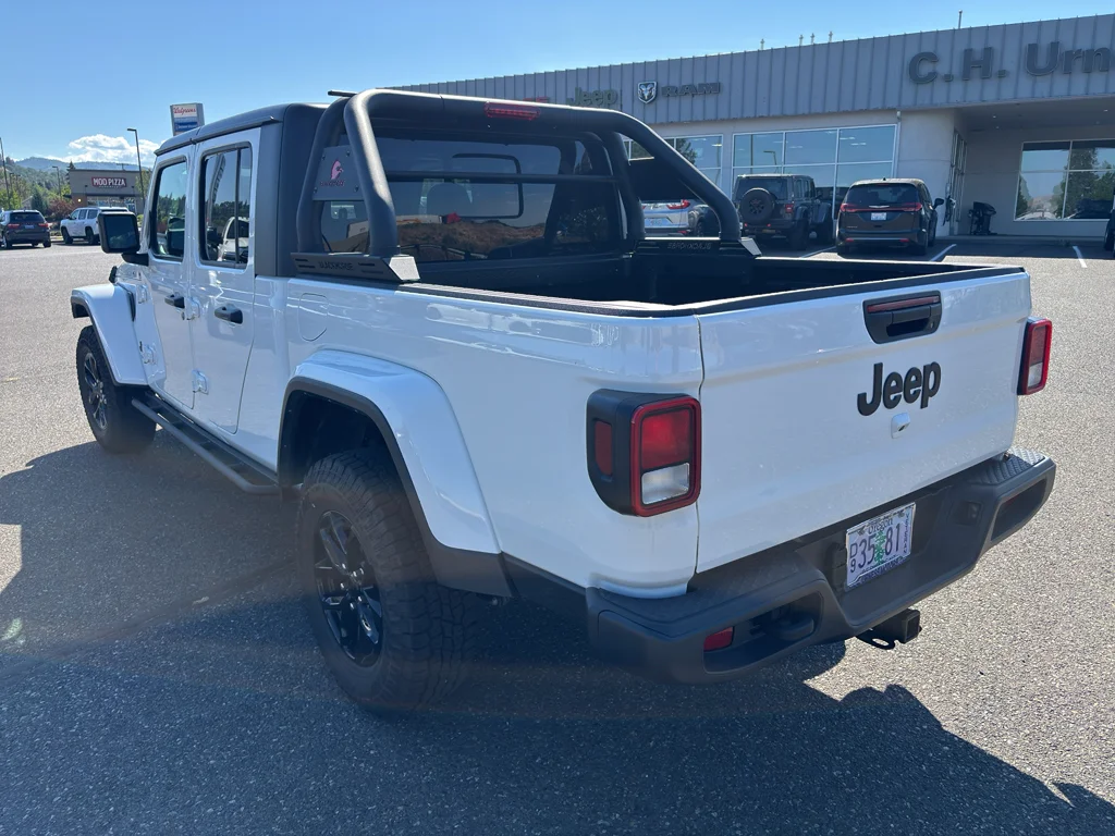 Used 2023 Bright White Clearcoat Jeep Sport S image 8