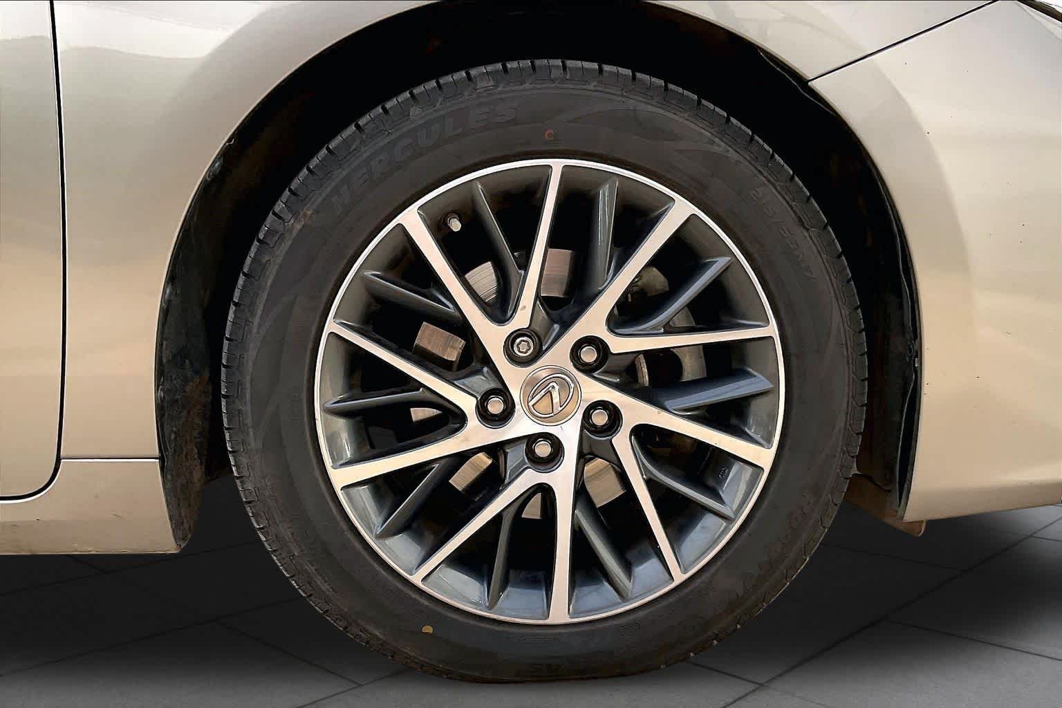 Used 2017 Atomic Silver Lexus  image 9