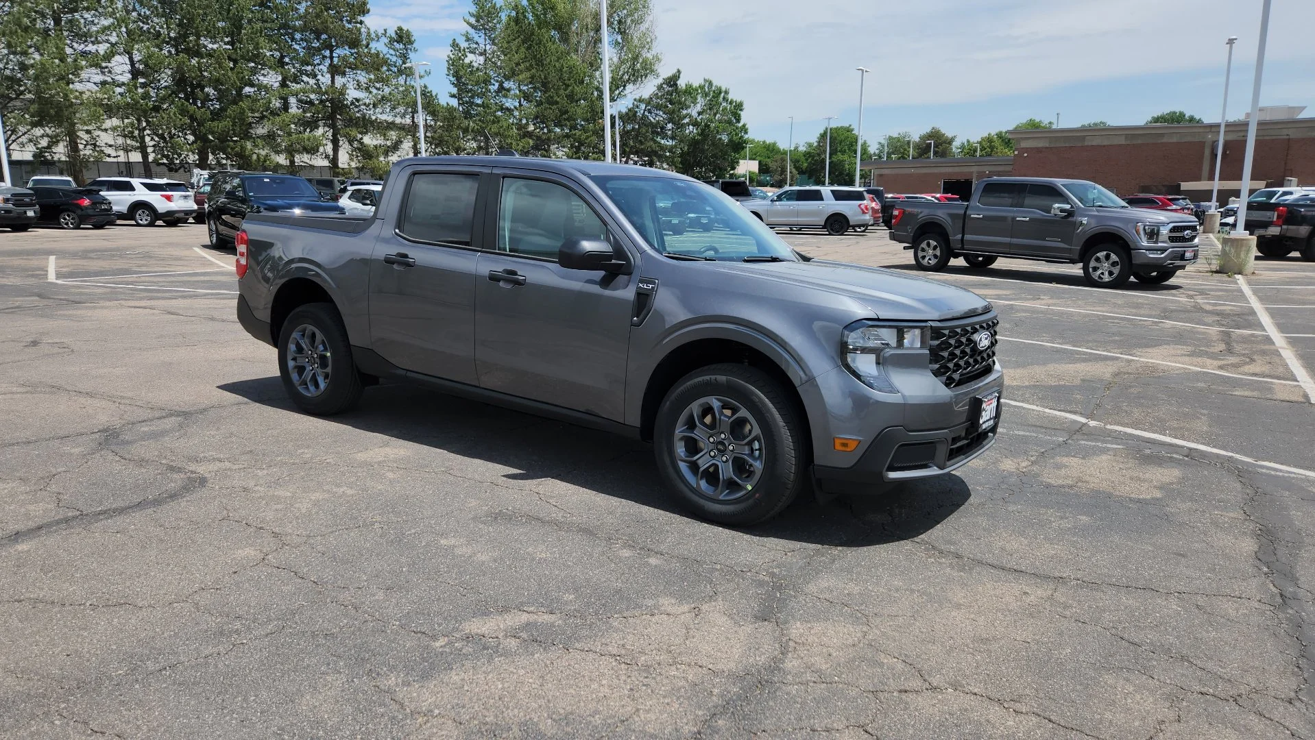 New 2026 Carbonized Gray Metallic Ford XLT image 19