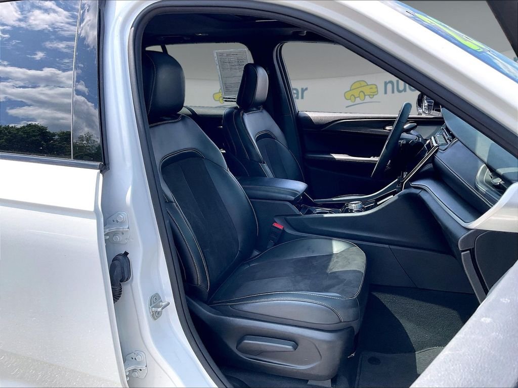 Used 2023 White Jeep Altitude X image 10