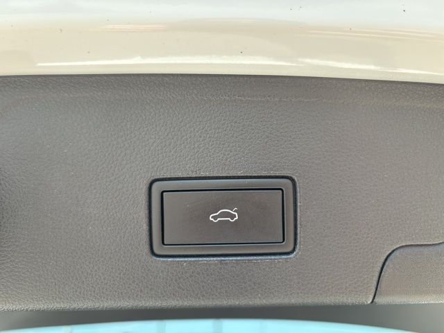 Used 2024 Opal White Pearl Effect Volkswagen 2.0T SEL Premium R-Line image 29