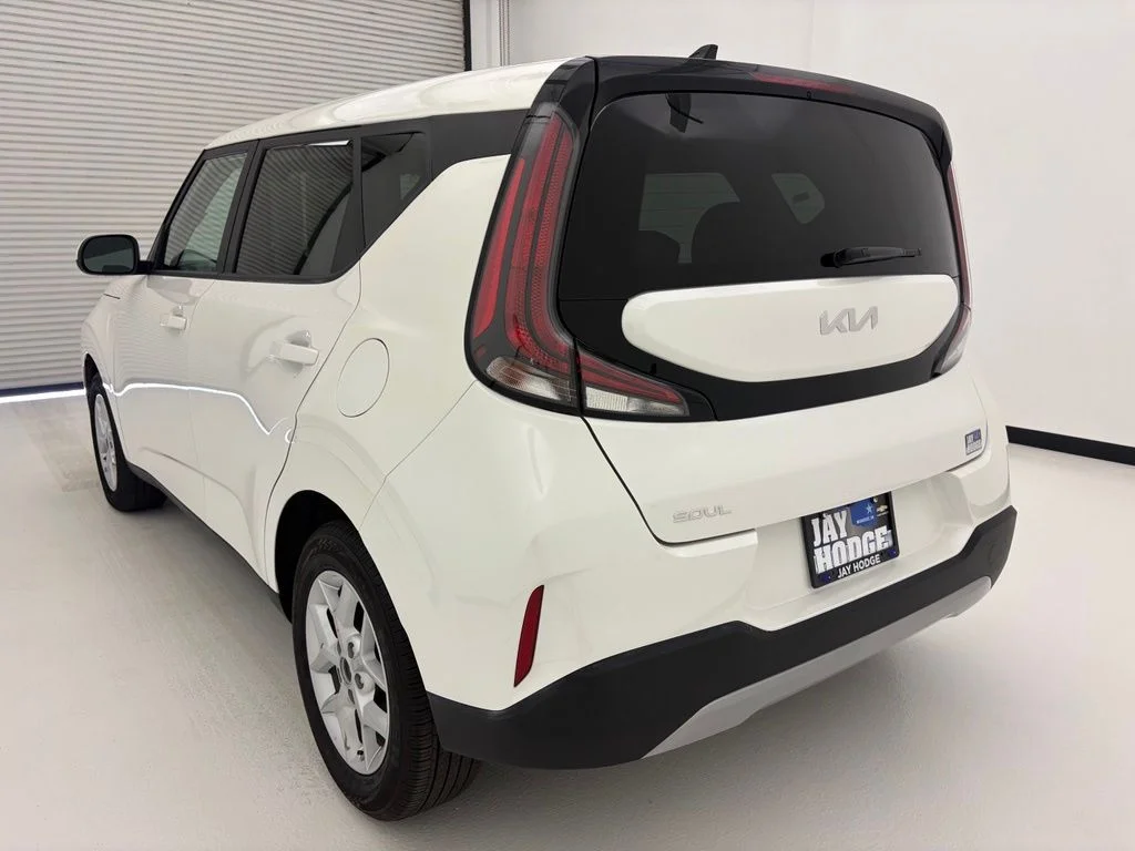Used 2025 White Kia LX image 14