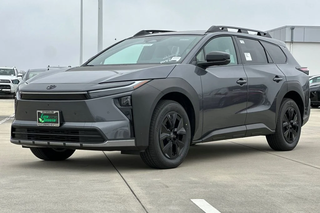 New 2026 Pavement Toyota  image 8