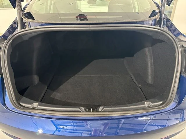 Used 2023  Tesla Base image 9